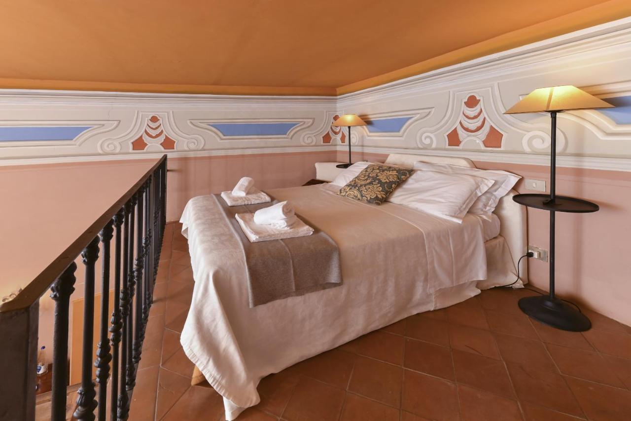 Castello Costaguti 3* Roccalvecce